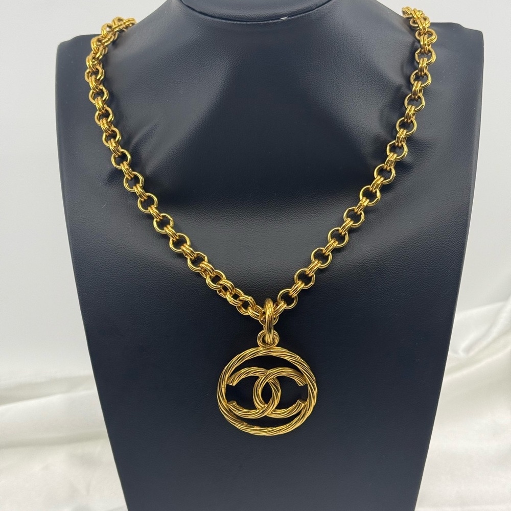 Chanel Gold CC Circle Chain L:ink Pendant Necklace, 93P